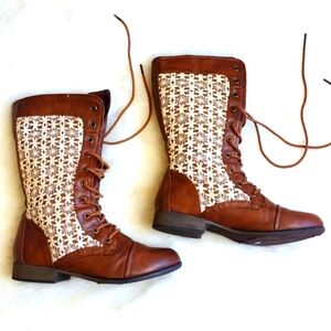 Forever 21 vintage lace up combat boots with white eyelet inlay